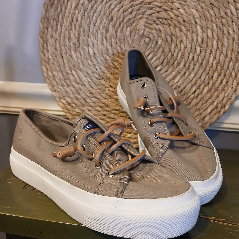 Sperry women's Crest Vibe rain shoes